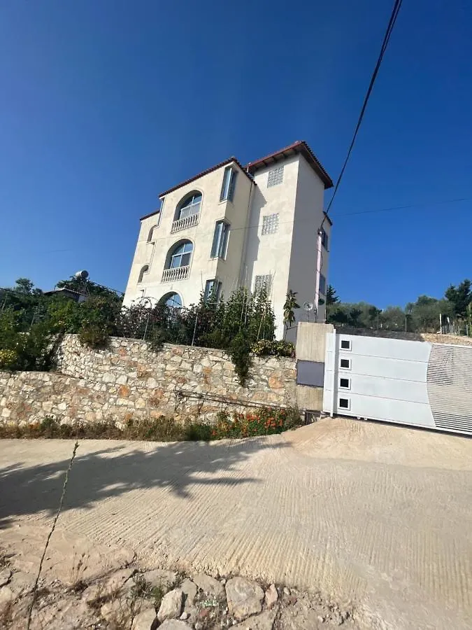 Vila Denad Sarande