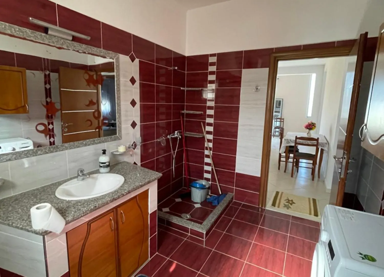 Vila Denad Sarande 0*,